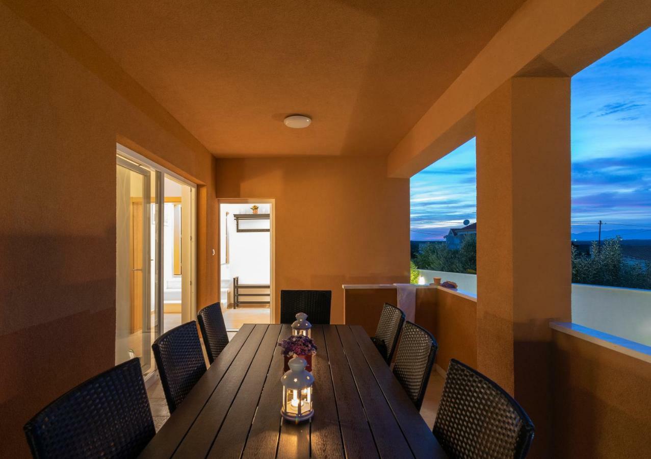 Villa Village Idylle With Heated Pool, Sauna, Jacuzzy And Private Parking Sukosan Exterior photo